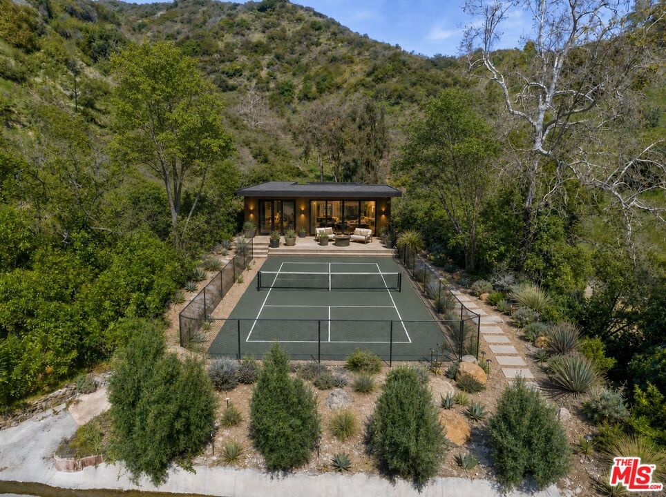 Mandeville Canyon photo 6