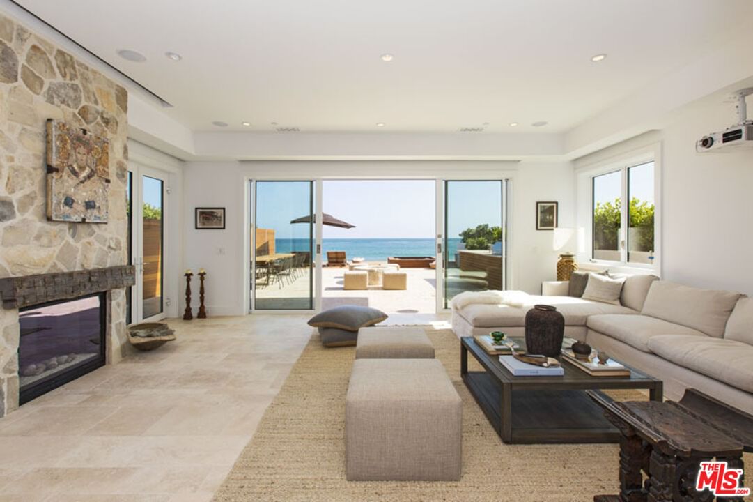 Malibu photo 18
