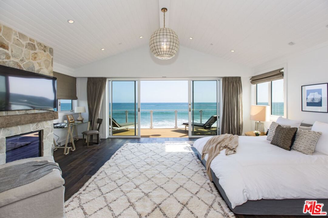 Malibu photo 29