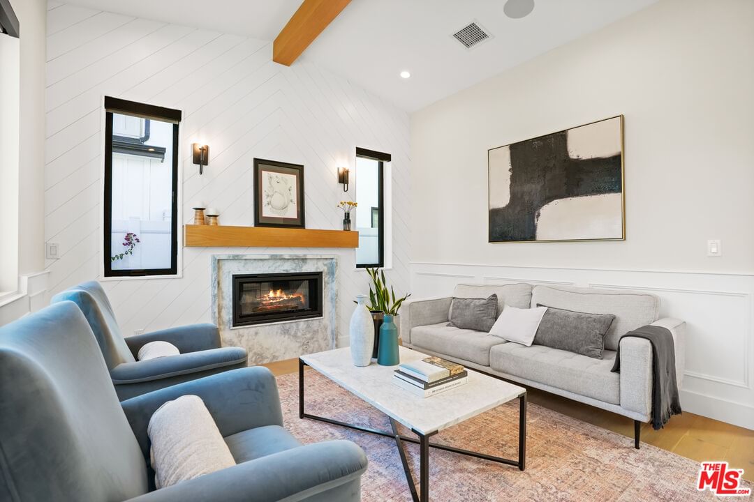 Addison photo 9