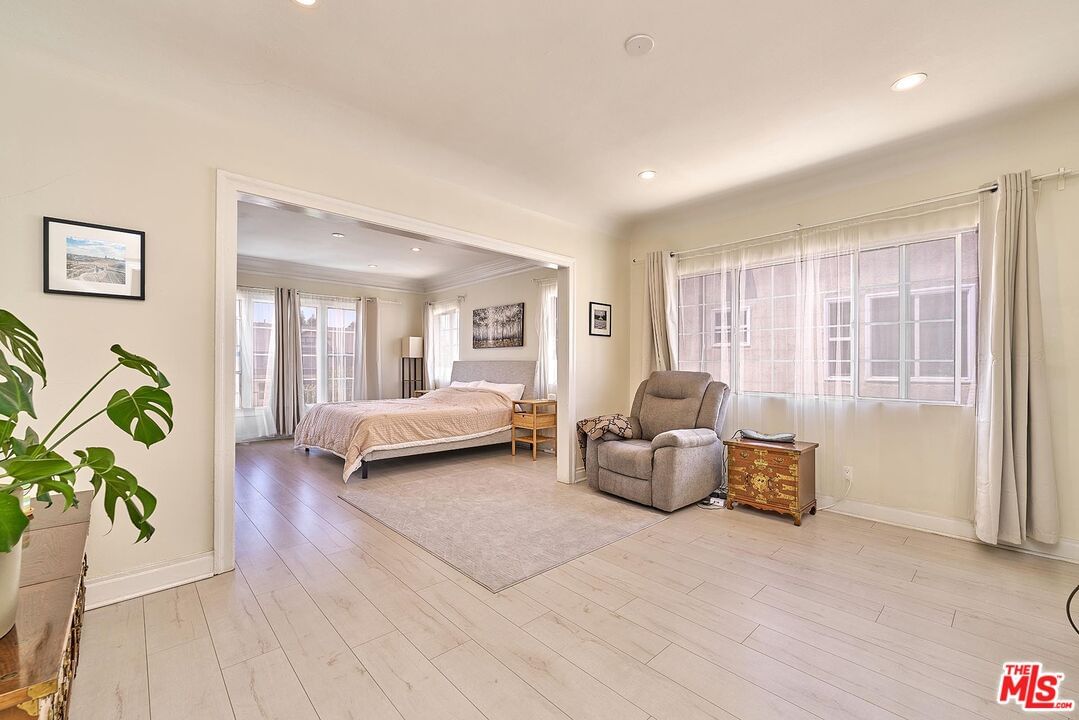 Van Ness photo 18