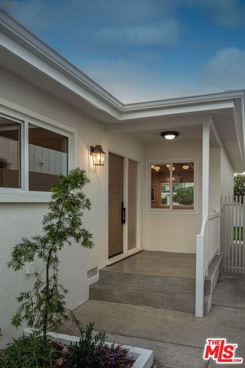 1145 Palms Blvd