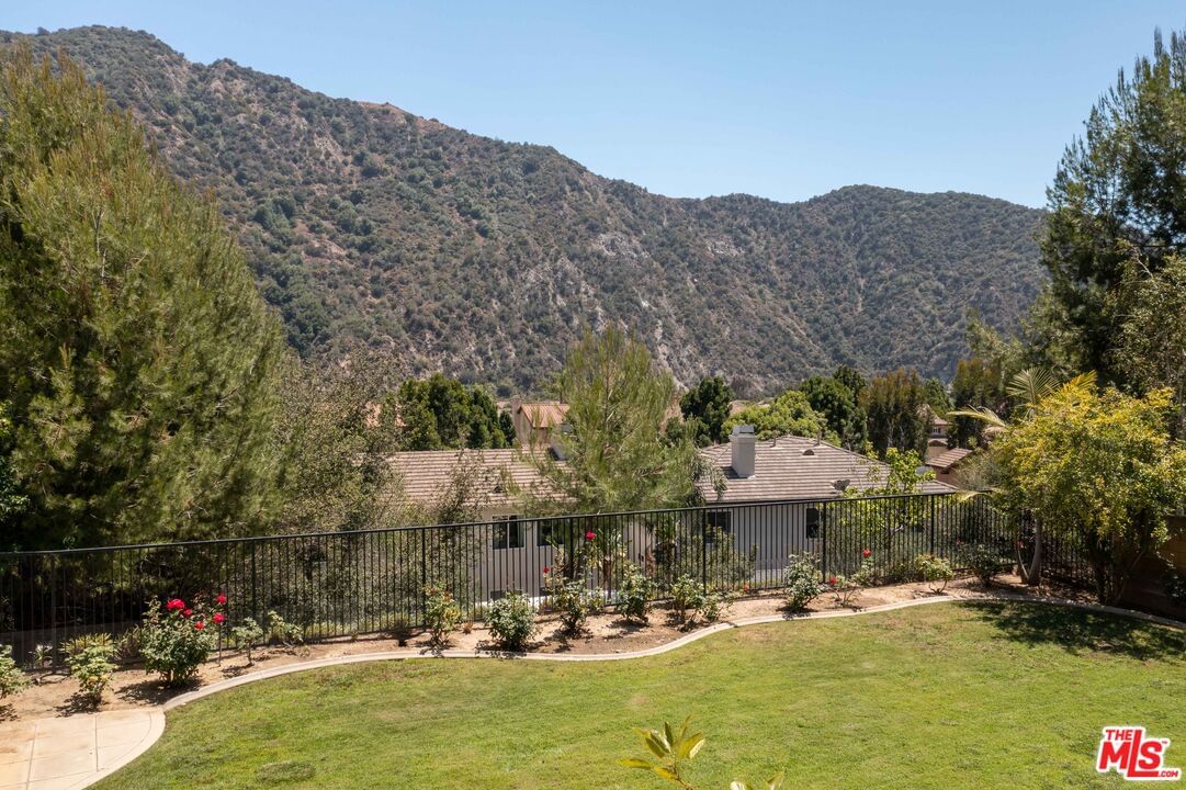 Moonridge photo 60