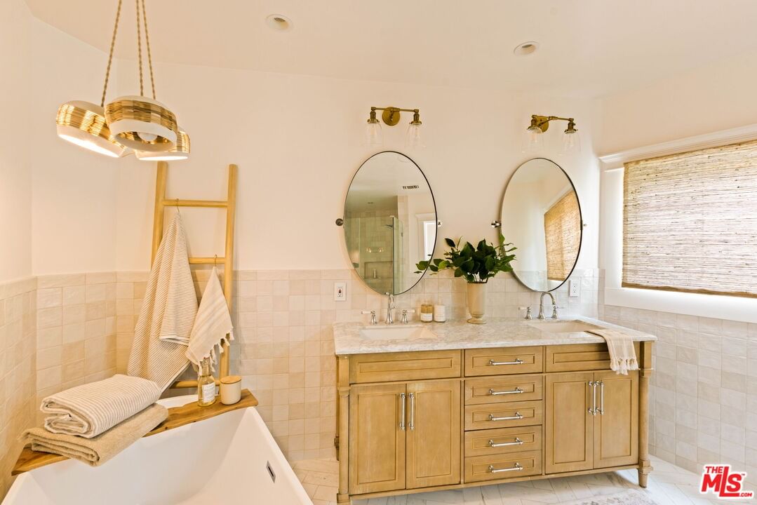 Colgate photo 32