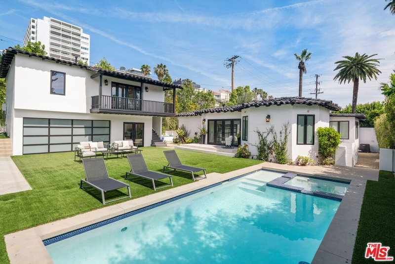 813 Doheny Dr