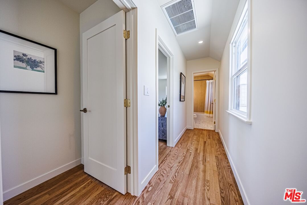 Price photo 17