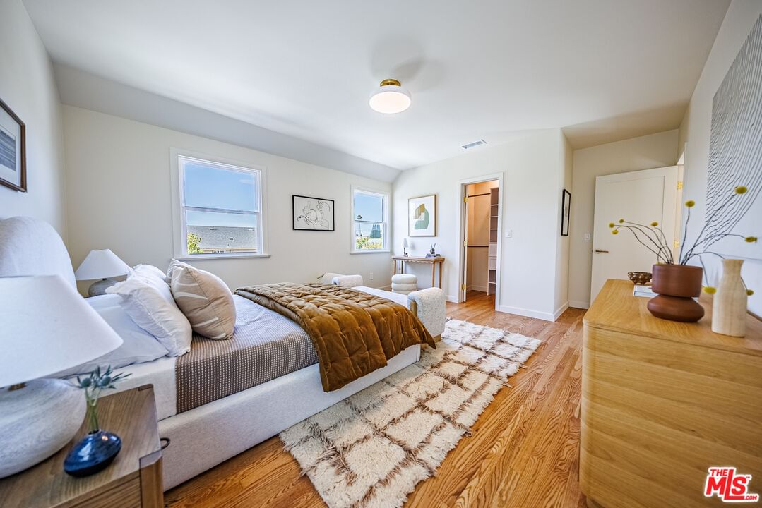 Price photo 19