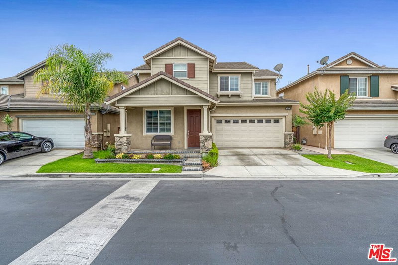 1056 Agate Ct