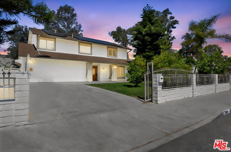 7901 Babcock Ave