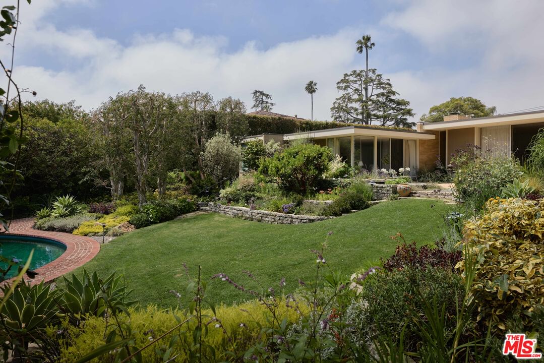 Cliffwood photo 20