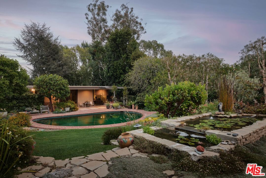 Cliffwood photo 27