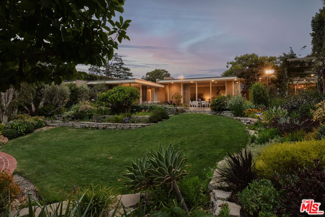 Cliffwood photo 28