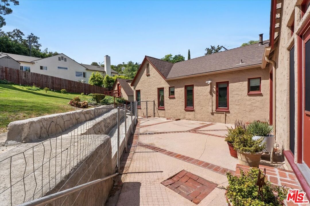 Valley Vista photo 25