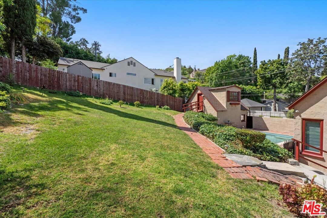 Valley Vista photo 26