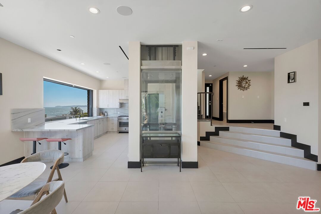 Malibu photo 29