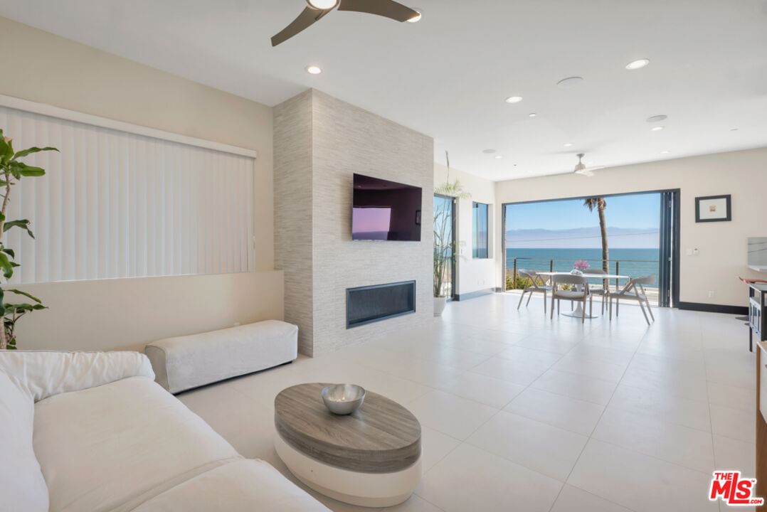 Malibu photo 33