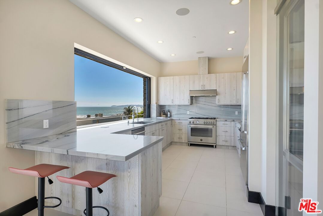 Malibu photo 36