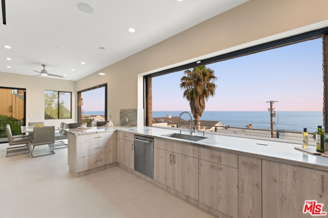 Malibu photo 4
