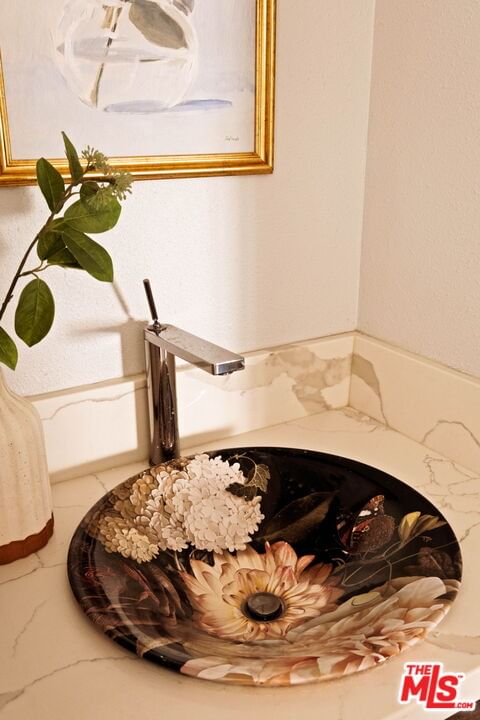 Alcove photo 18