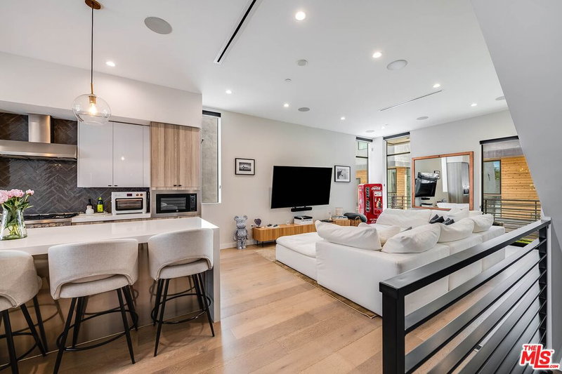 4425 Studio Pl