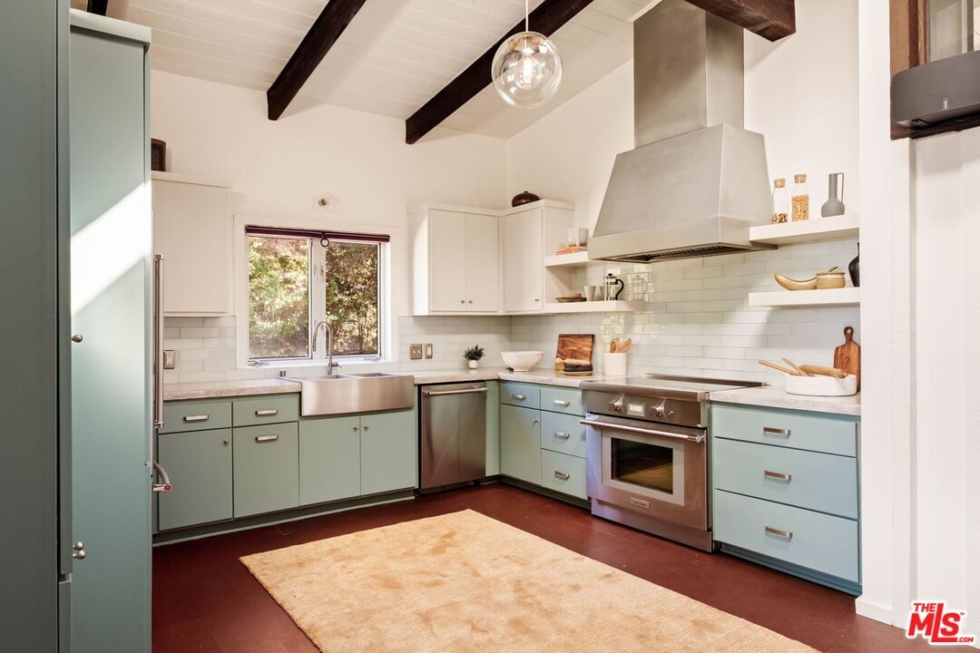 Mulholland photo 14