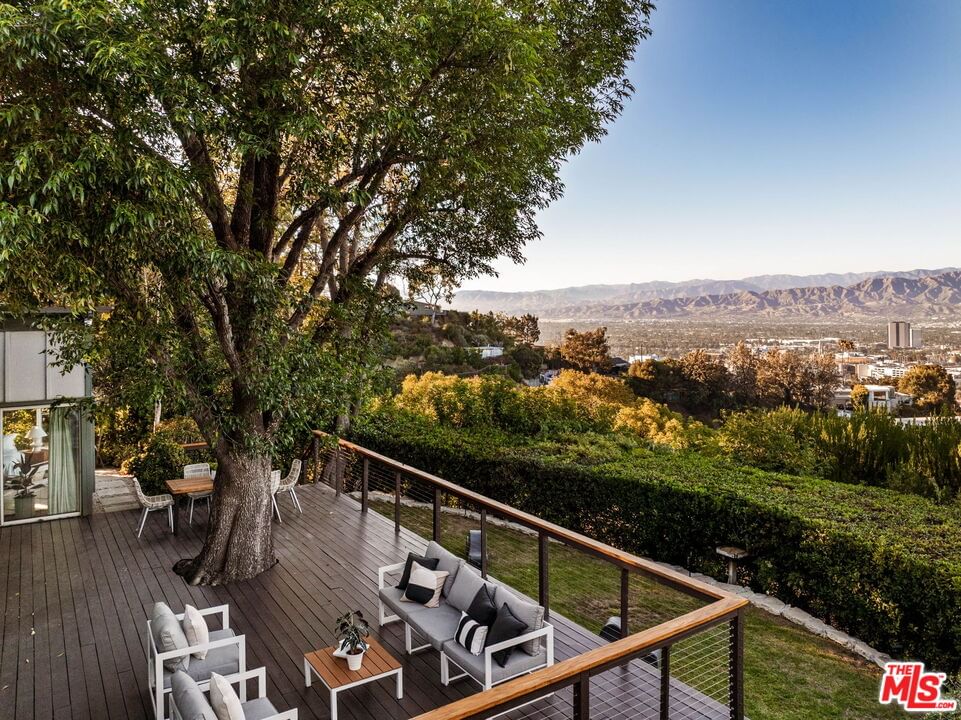 Mulholland photo 33