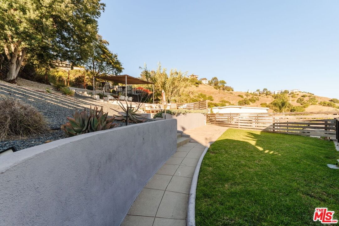 Roseview photo 19