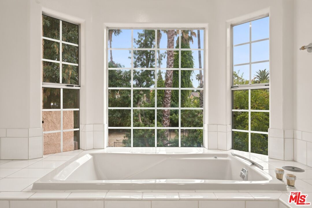 Oxnard photo 21