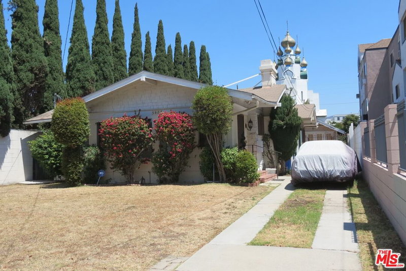 5427 La Mirada Ave