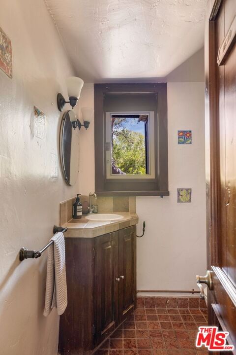 Valley View photo 25