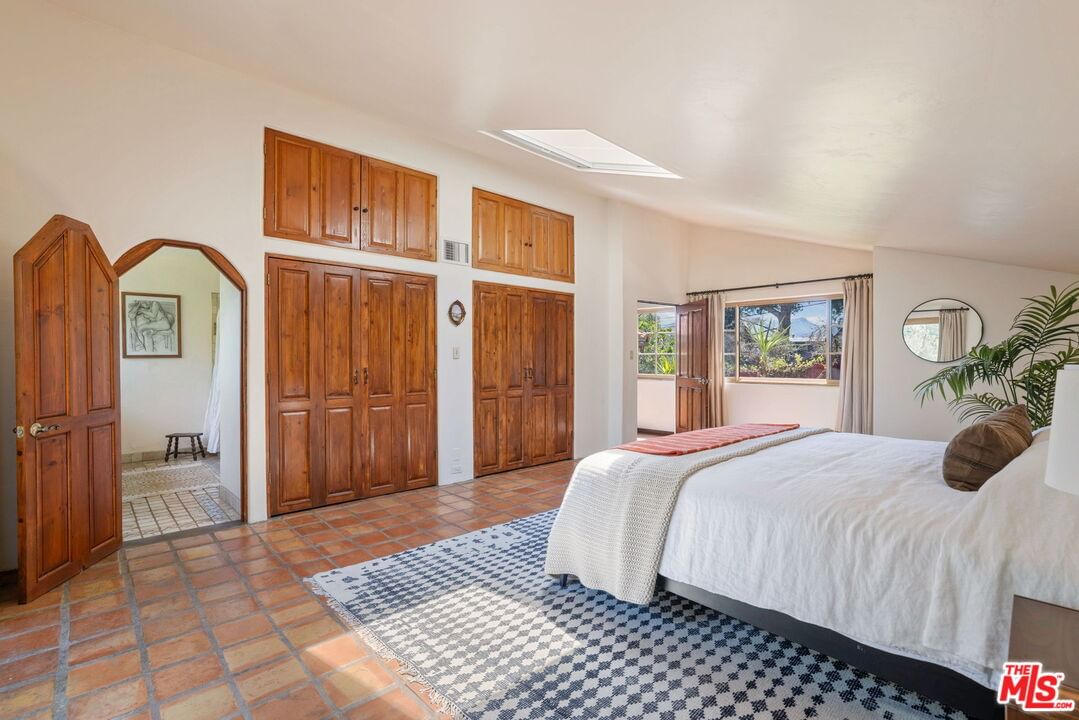 Valley View photo 30