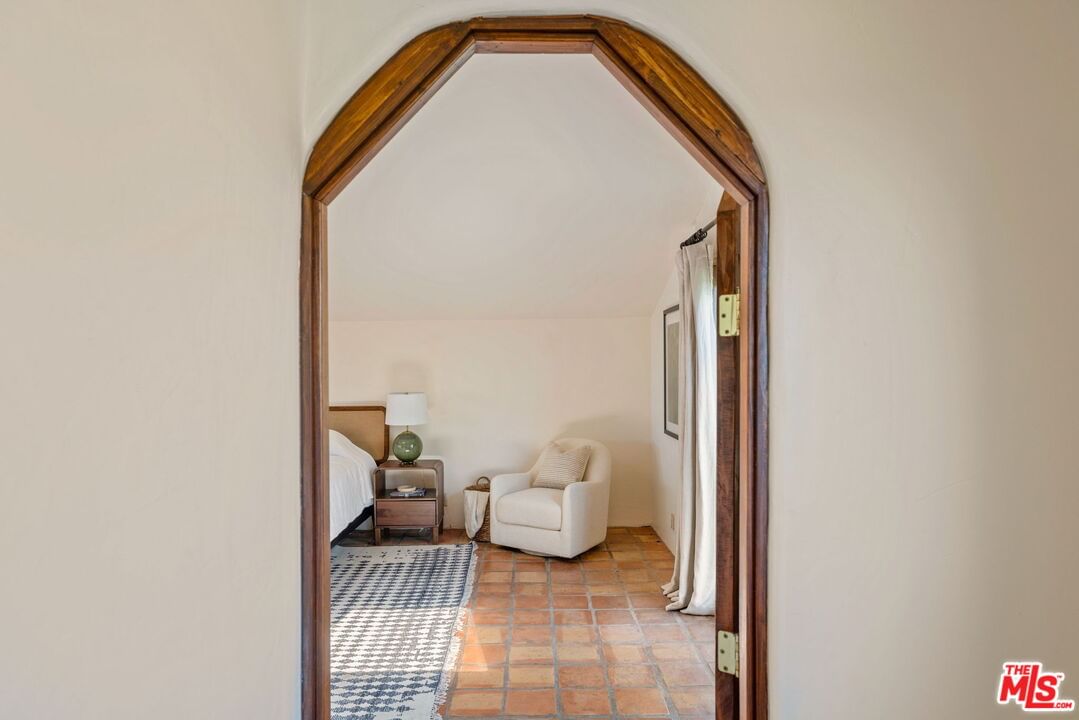 Valley View photo 31