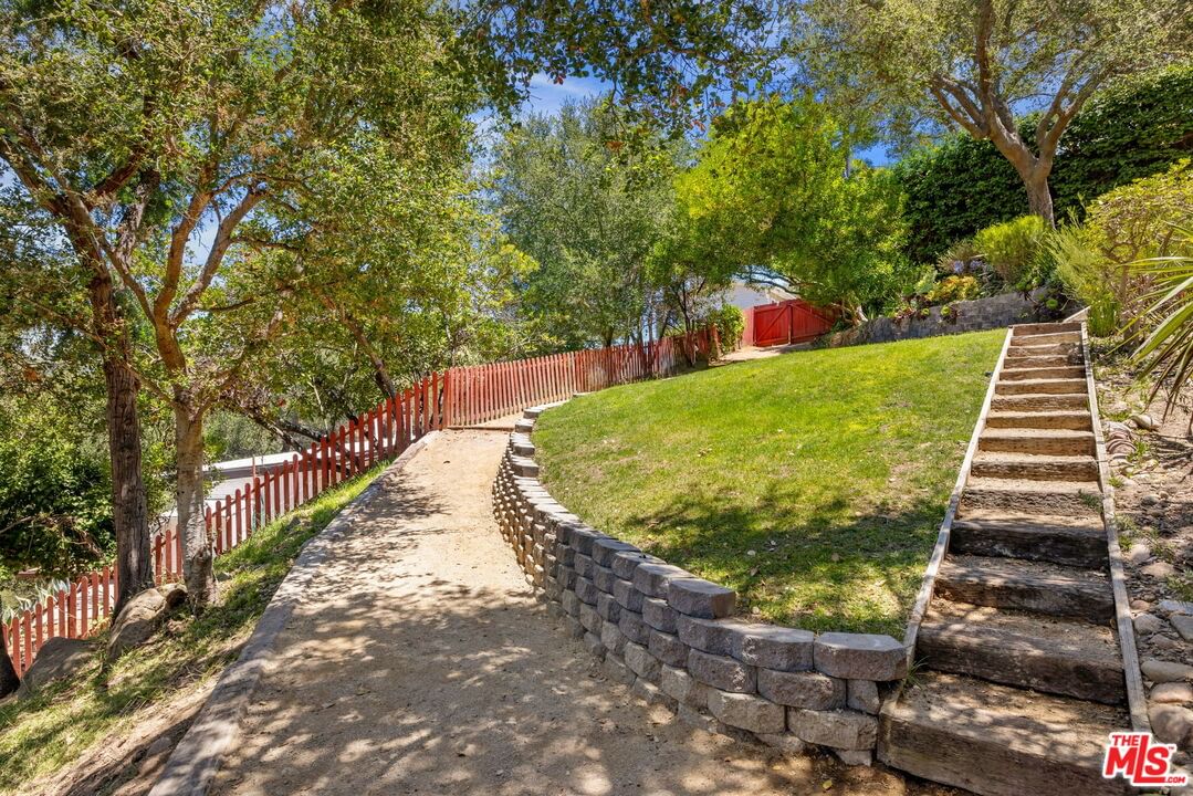 Valley View photo 59
