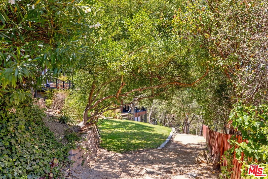 Valley View photo 60