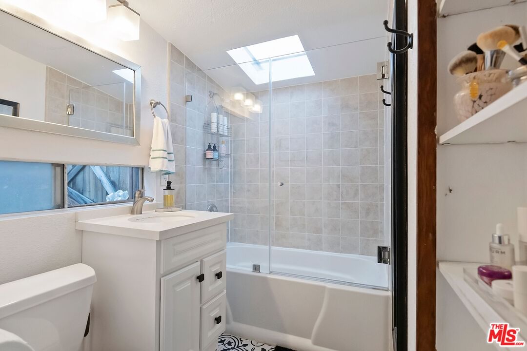 Beverly Glen photo 13