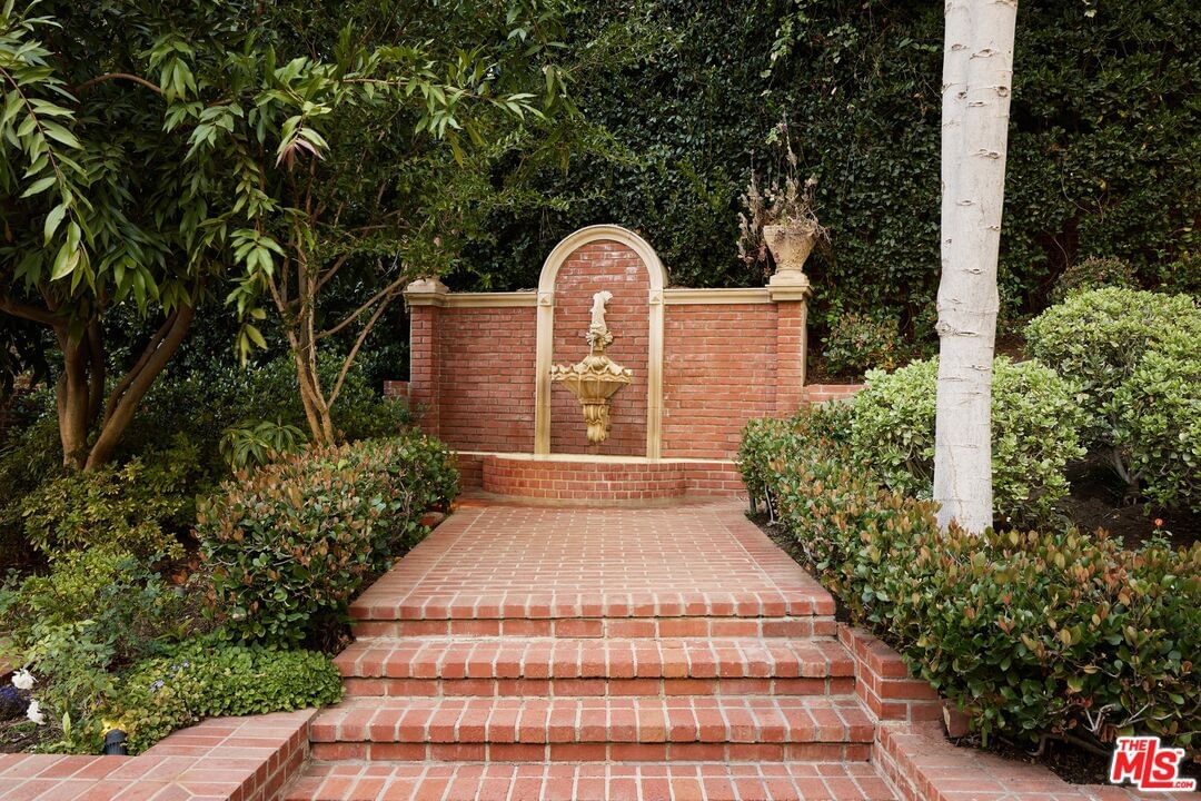 Crescent photo 25
