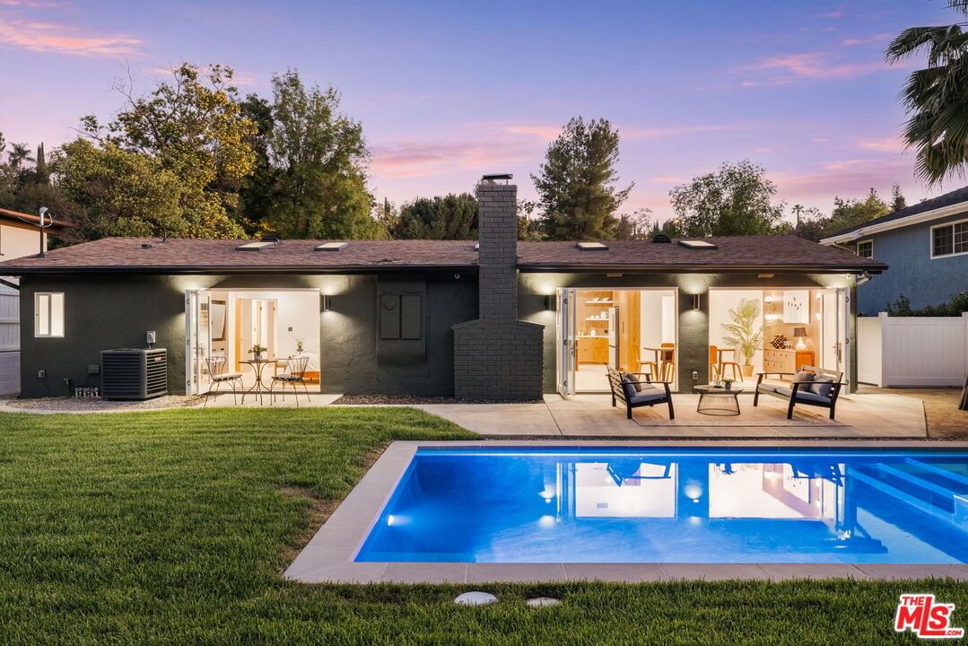 Mulholland photo 50