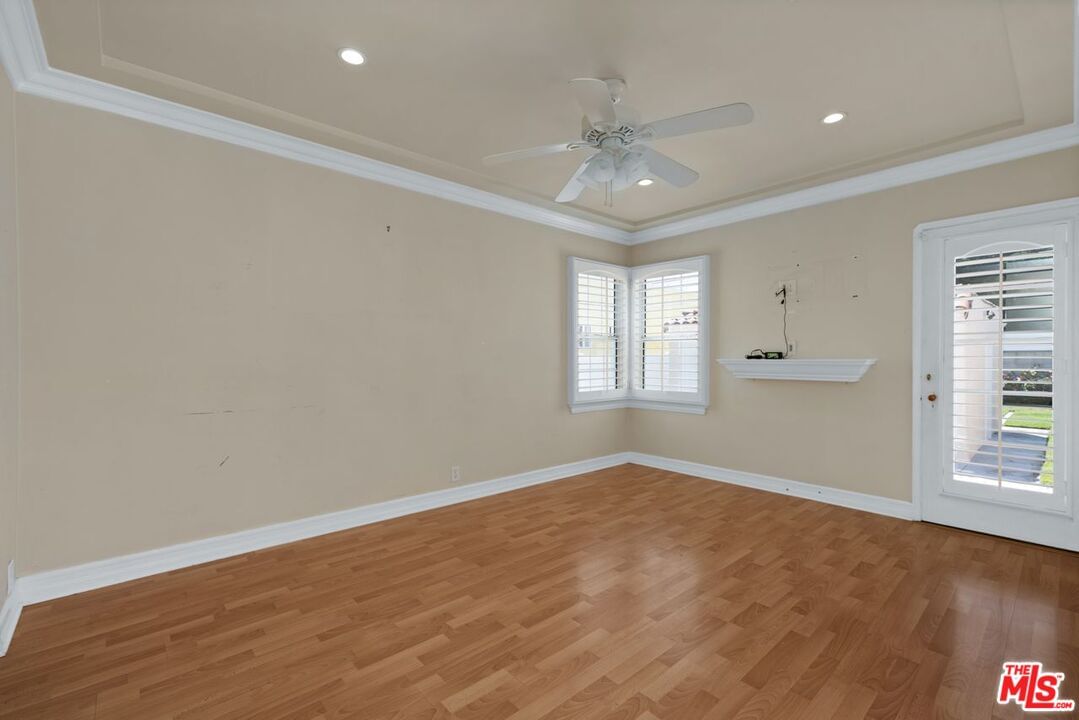 West photo 19