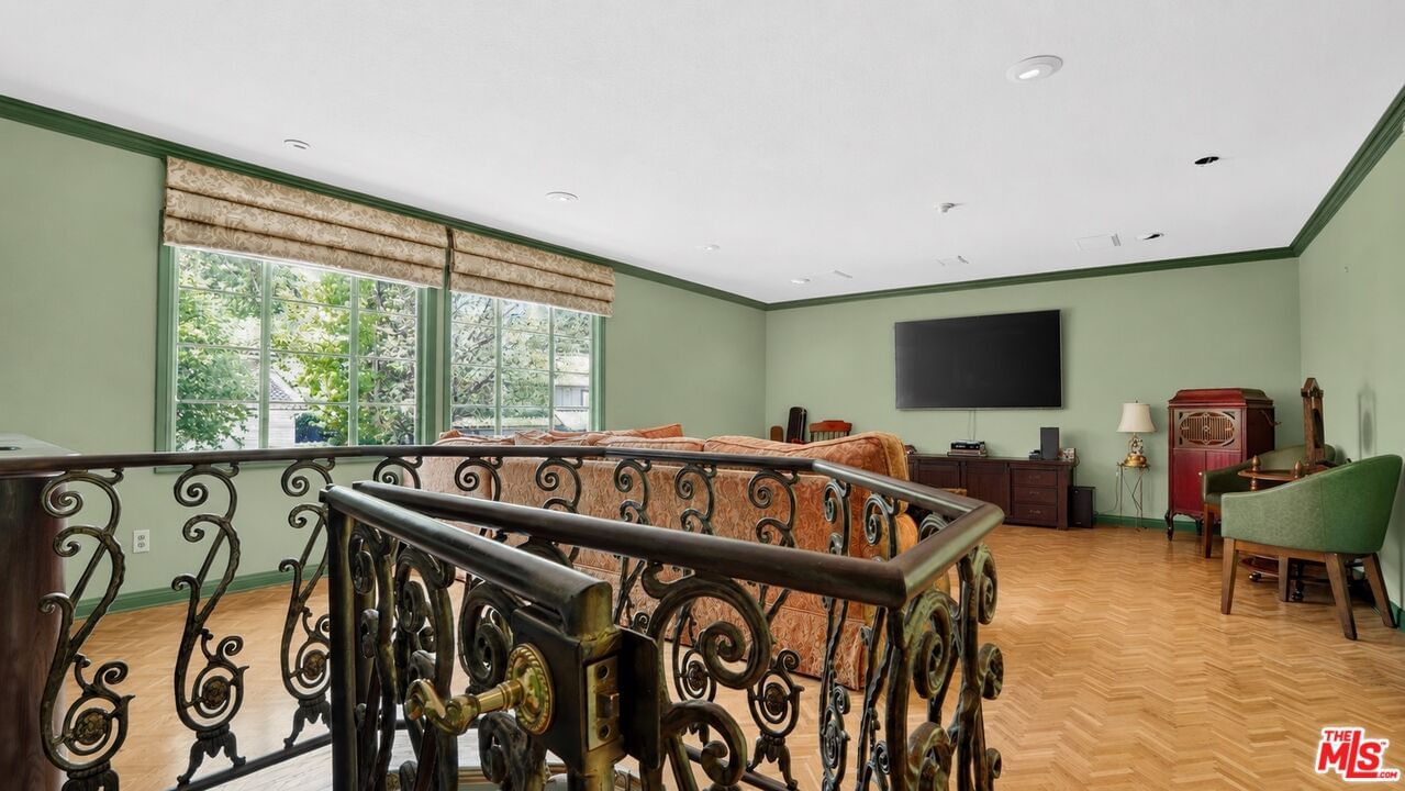 Meadowcrest photo 39