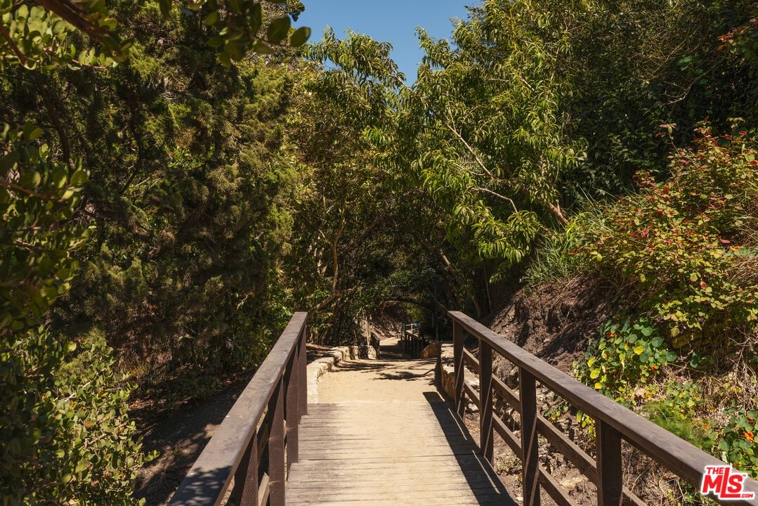 Cliffside photo 31