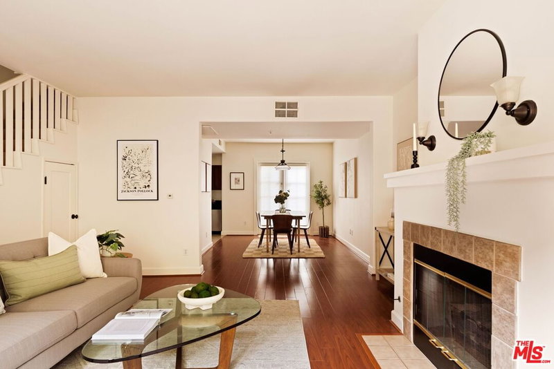 727 Meridian Ave