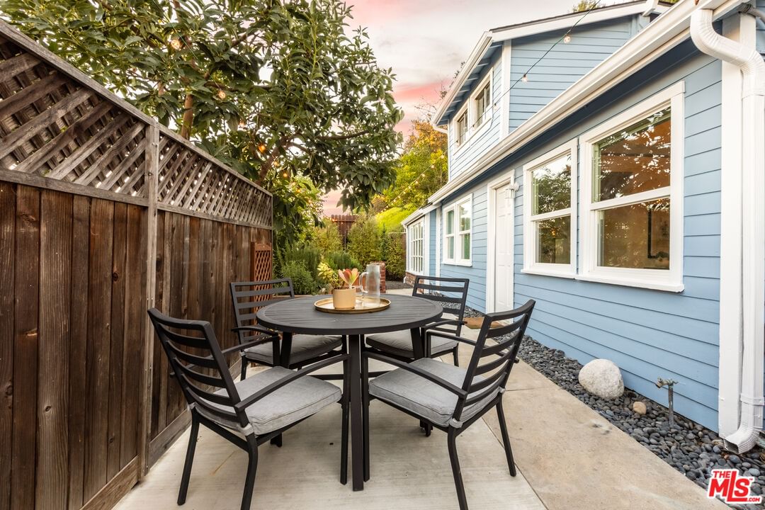 Laurel Terrace photo 18