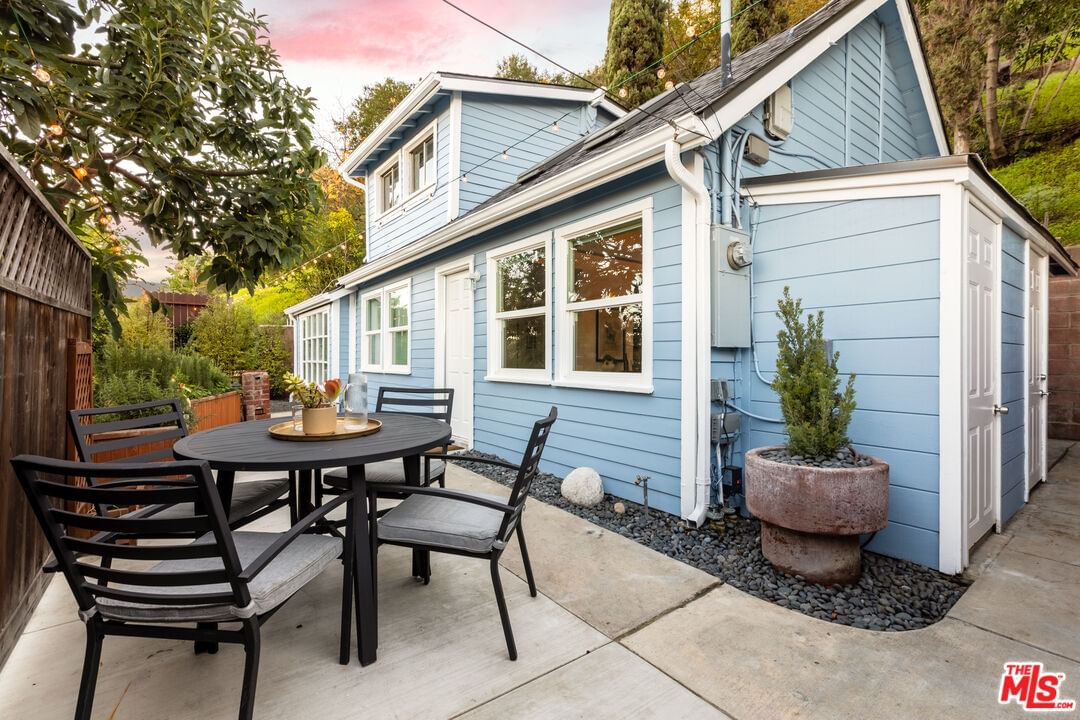 Laurel Terrace photo 2