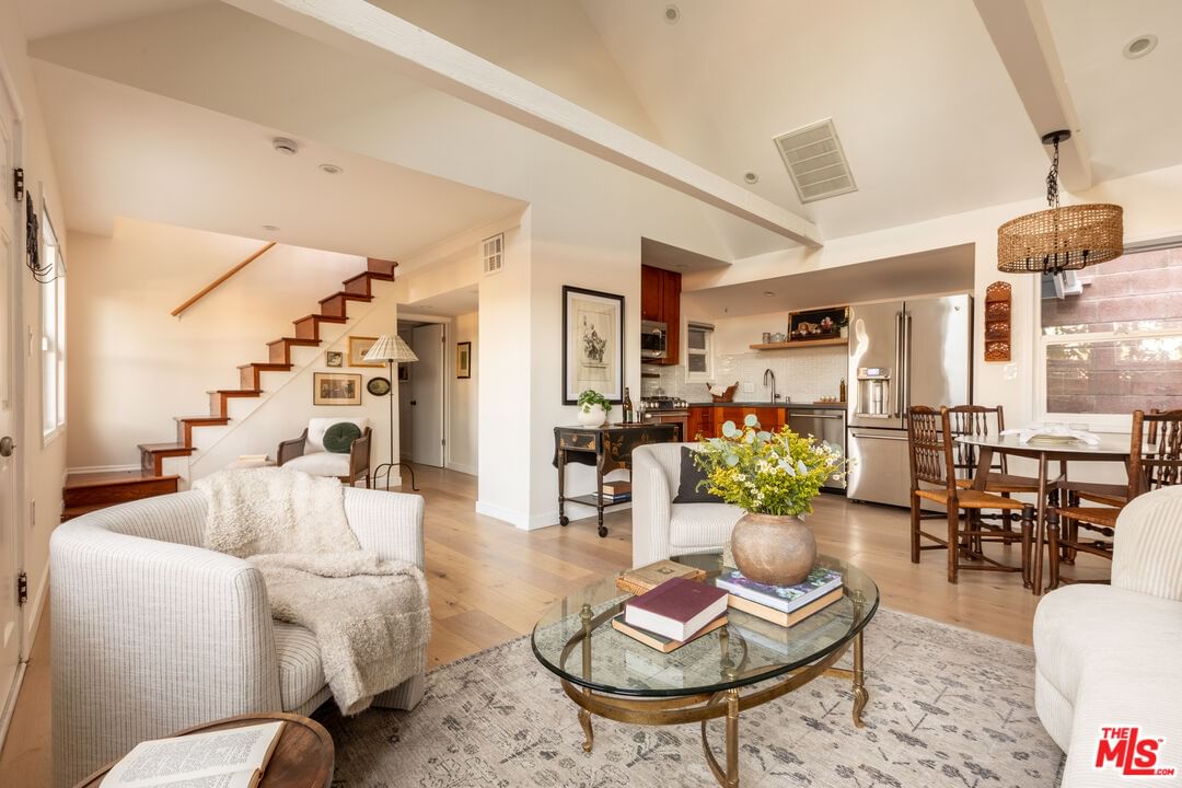 Laurel Terrace photo 8