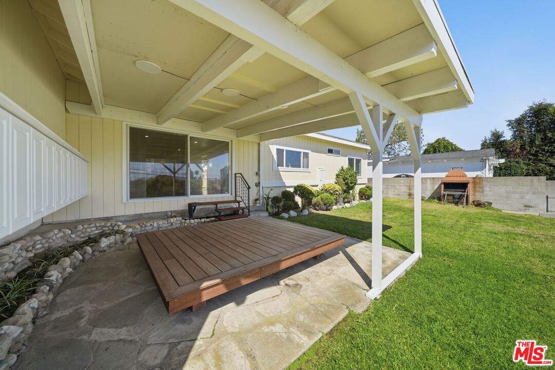 Bluff photo 29