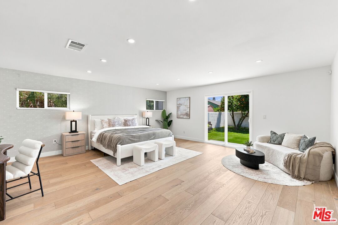 Crescent Heights photo 19