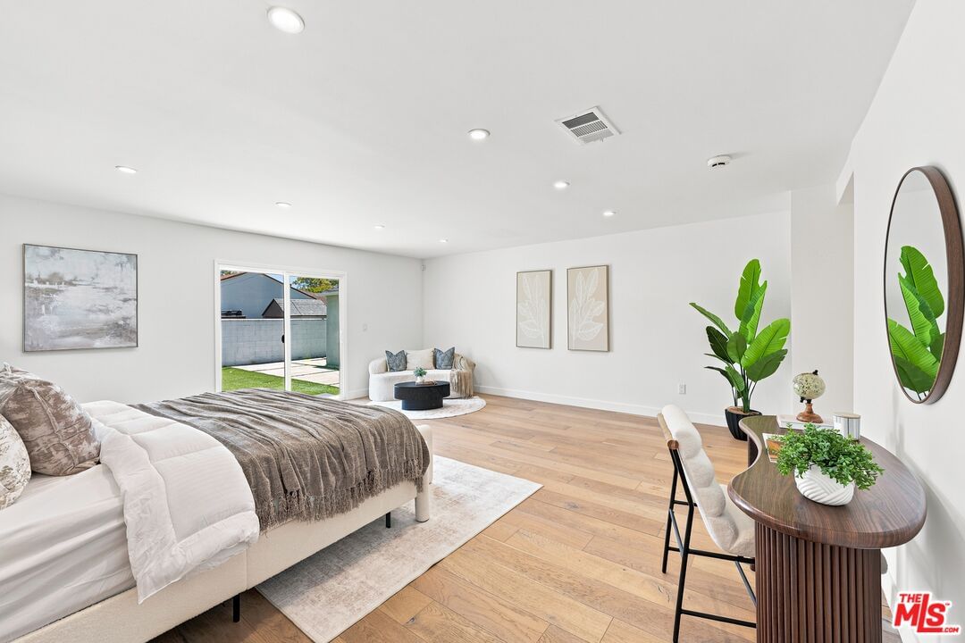 Crescent Heights photo 22
