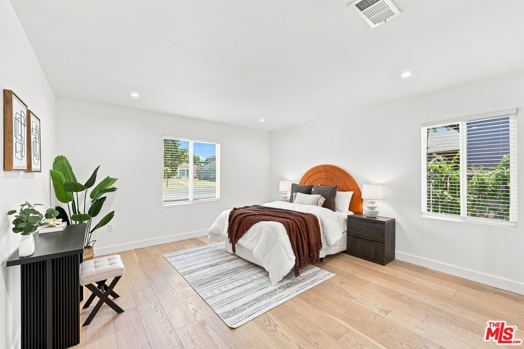 Crescent Heights photo 35