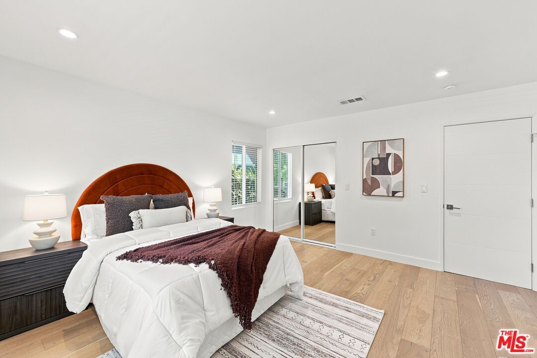 Crescent Heights photo 36