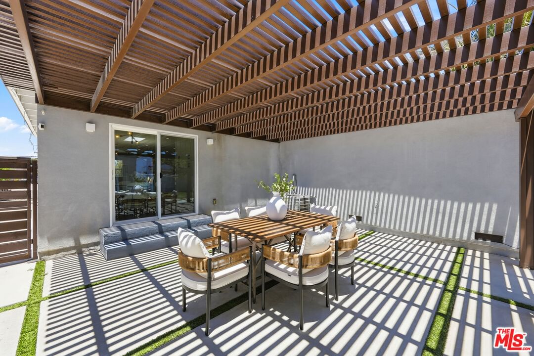 Crescent Heights photo 43